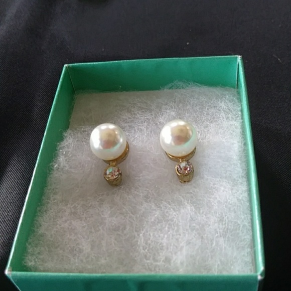 **GREAT GIFT** PEARL WITH CZ STUD EARRINGS - Picture 2 of 4